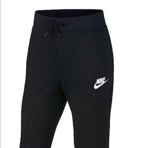 black nike joggers